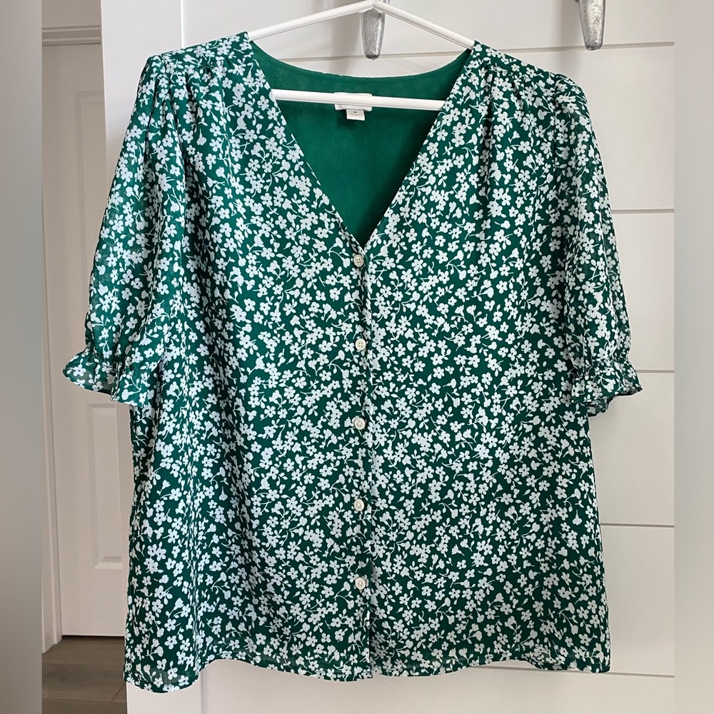 JCrew Green Floral Top. Size M.